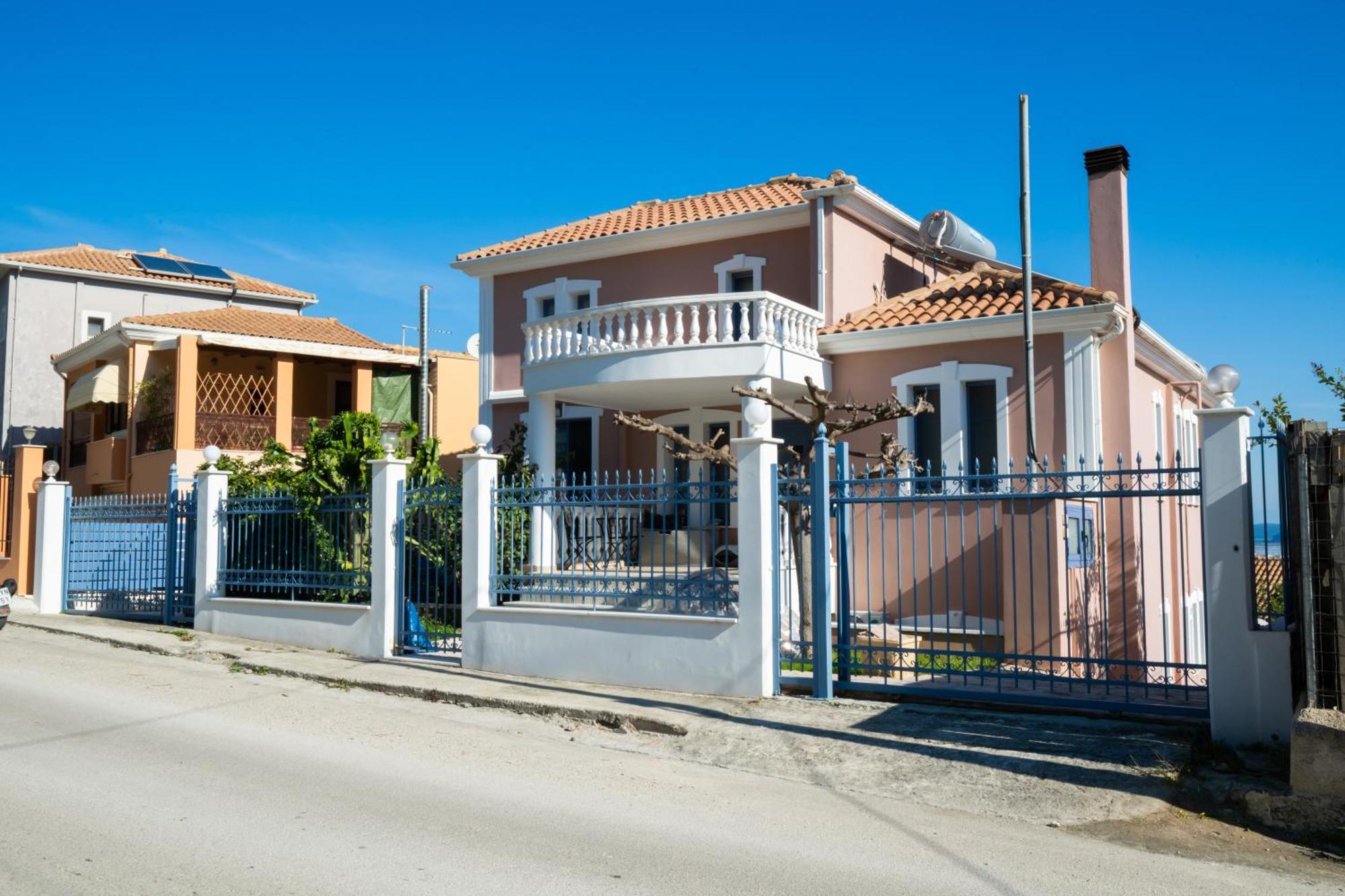 A L' Aise Studios Apolpaina Bagian luar foto